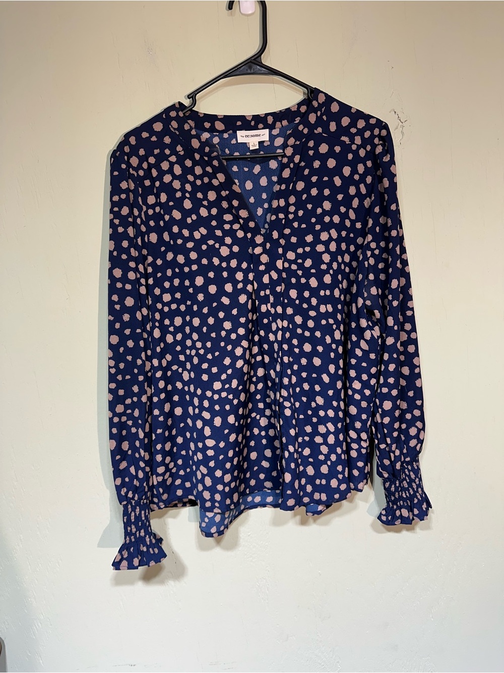 ee:some navy blue light pink dotted long sleeve smocked wrist v neck blouse L